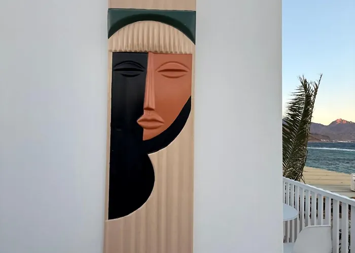 Lodge Casa Luna Beach-front